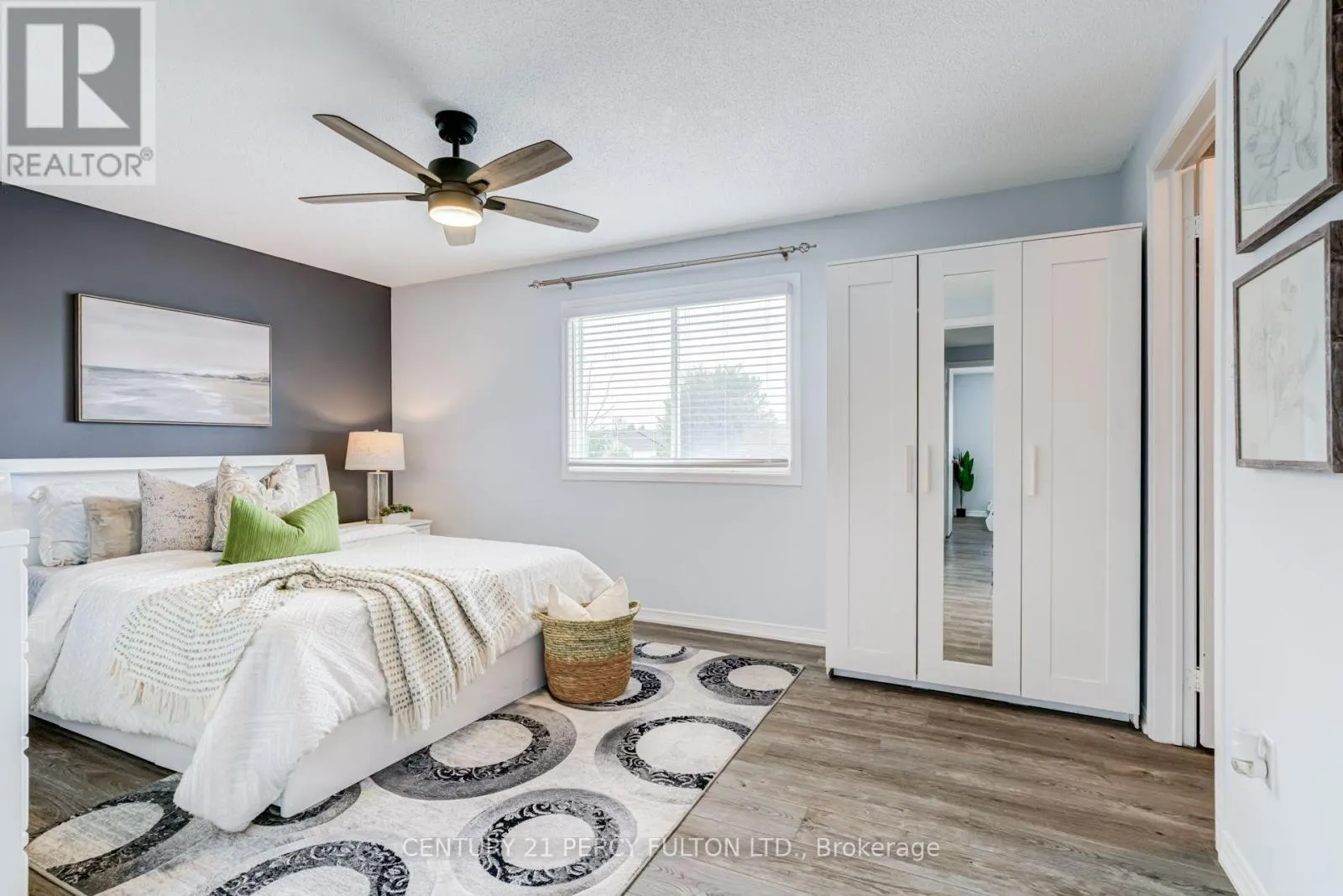 1842 DALHOUSIE CRESCENT