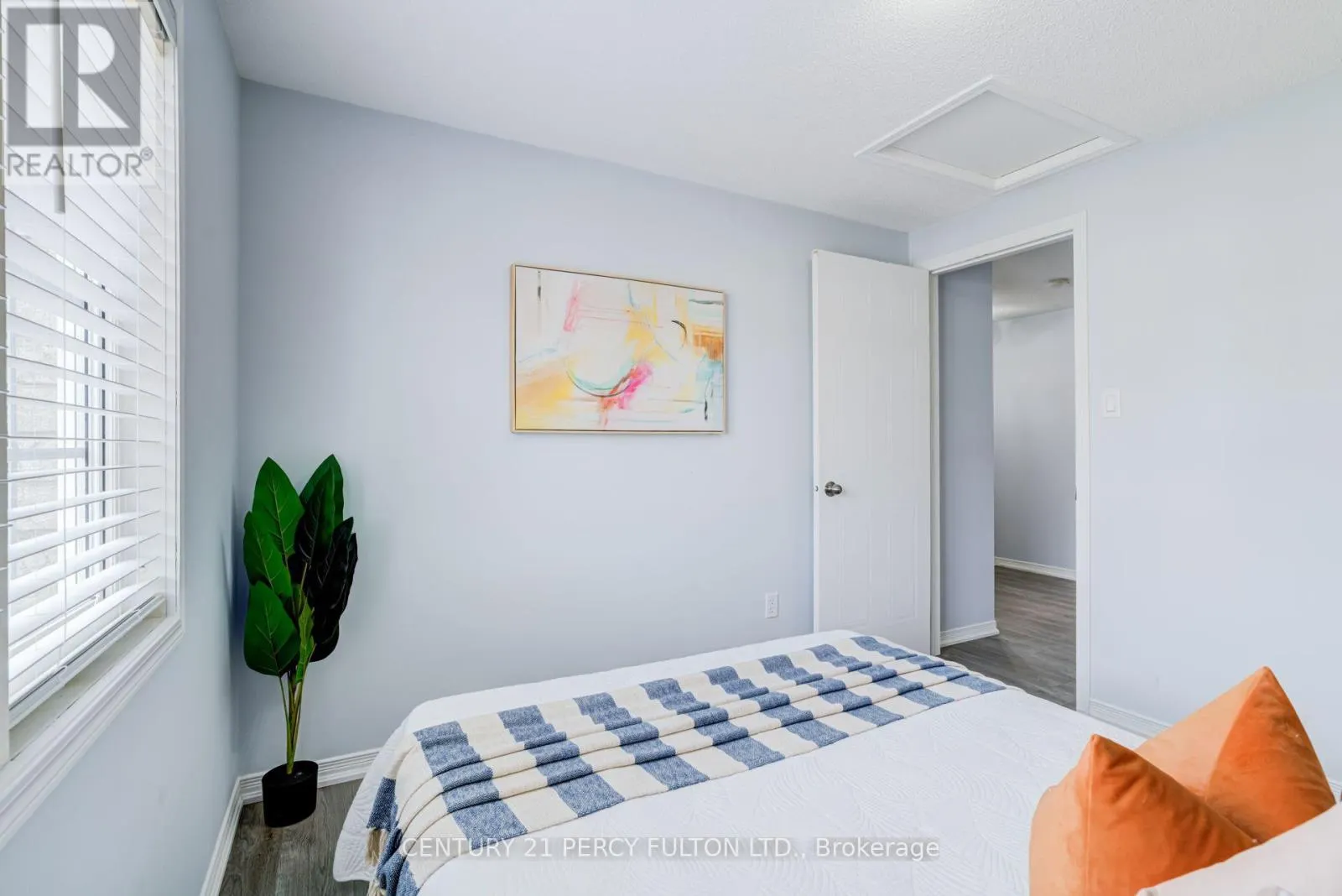 1842 DALHOUSIE CRESCENT
