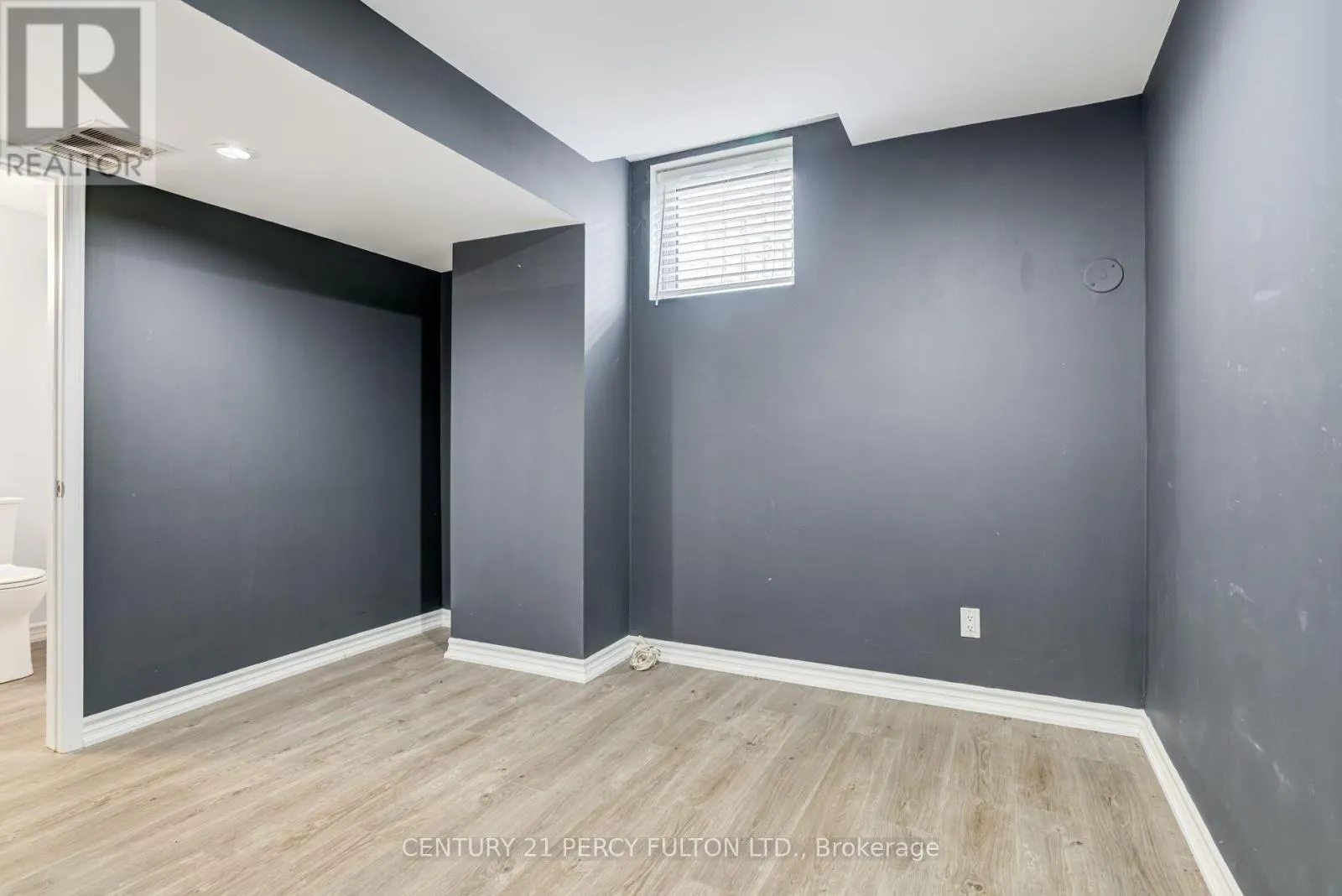 1842 DALHOUSIE CRESCENT