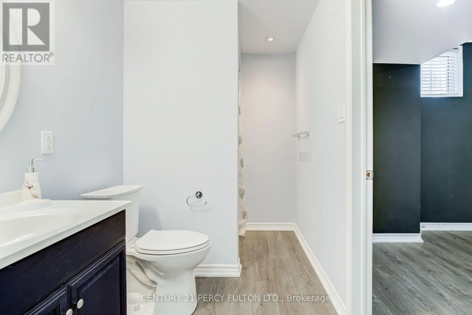 1842 DALHOUSIE CRESCENT