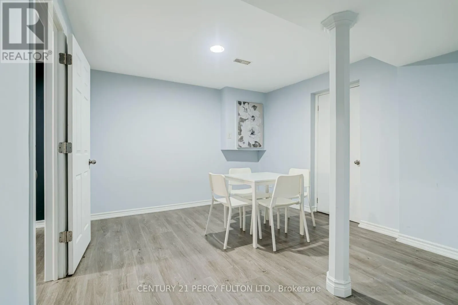 1842 DALHOUSIE CRESCENT