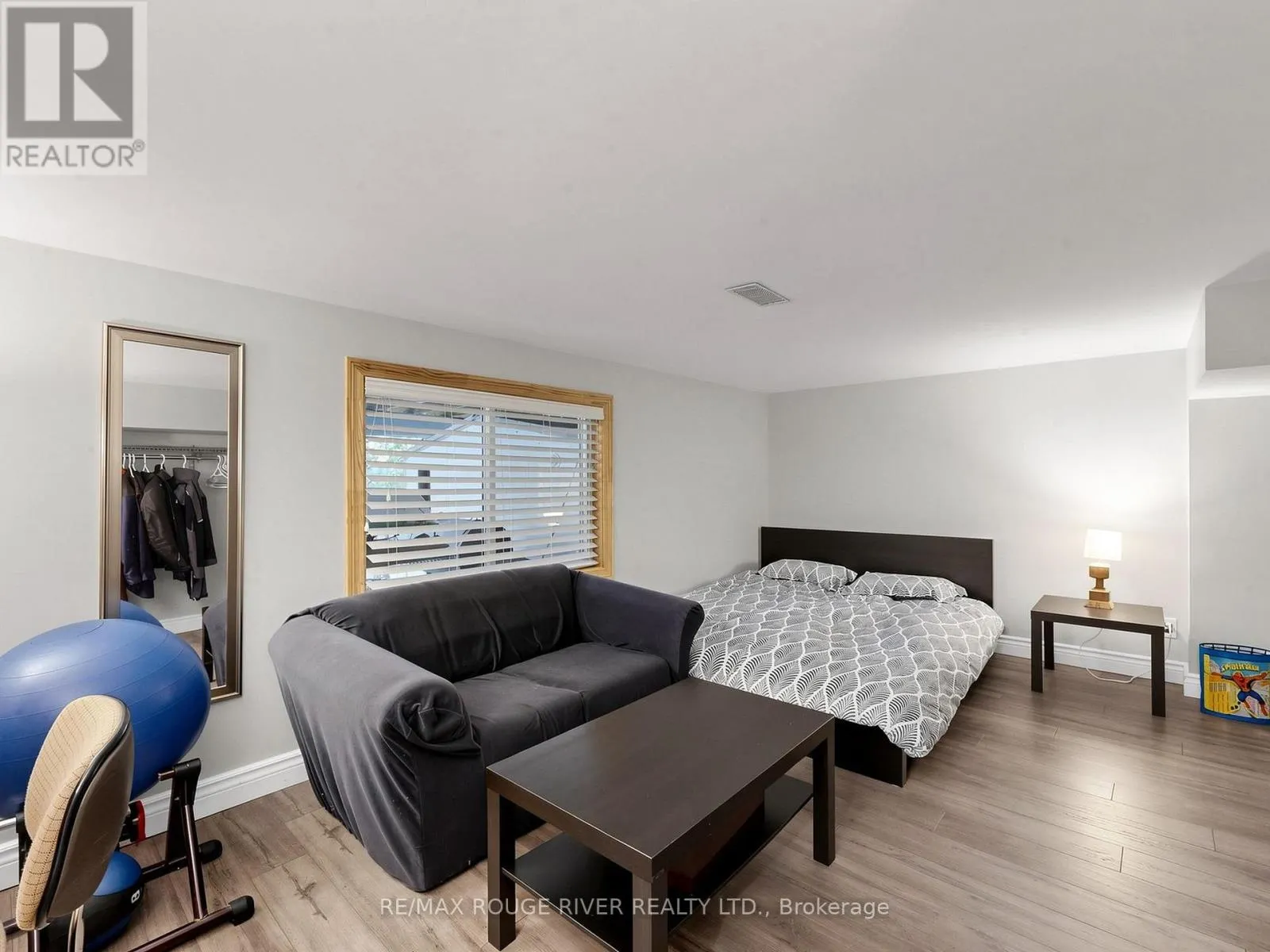 1739 ADA COURT