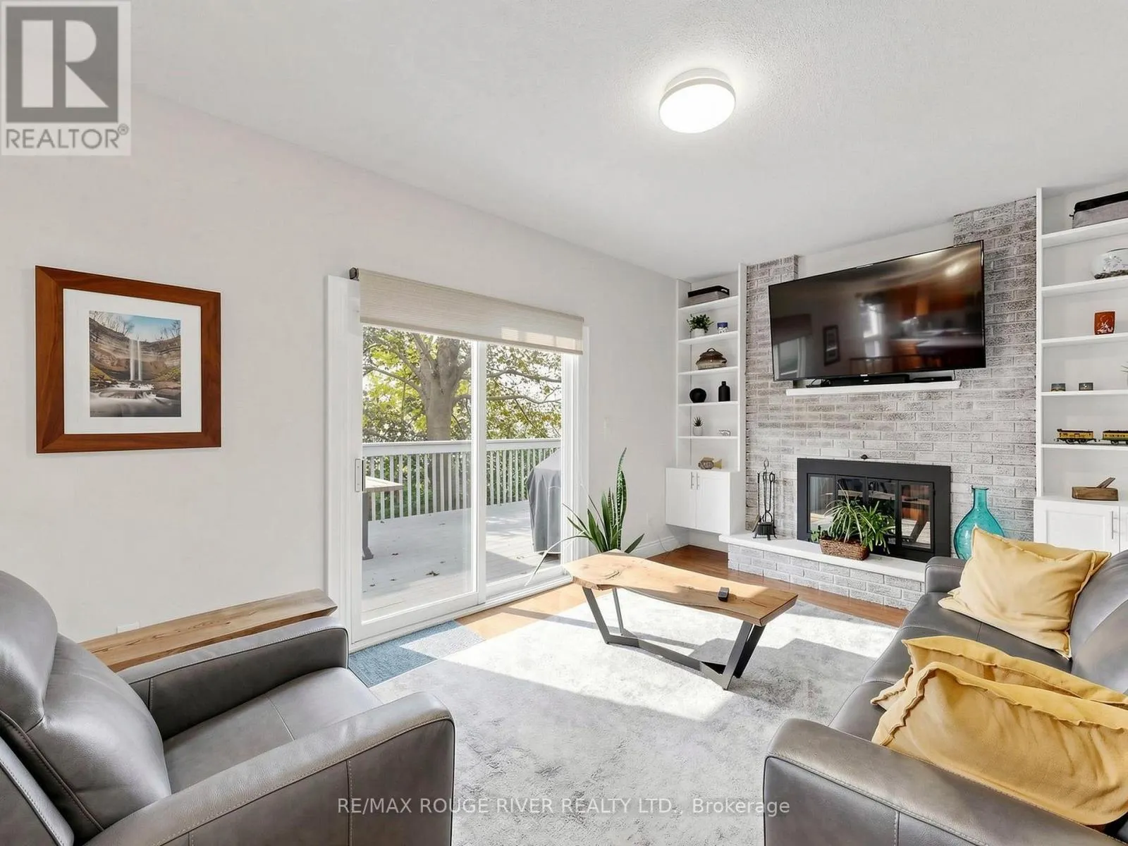 1739 ADA COURT