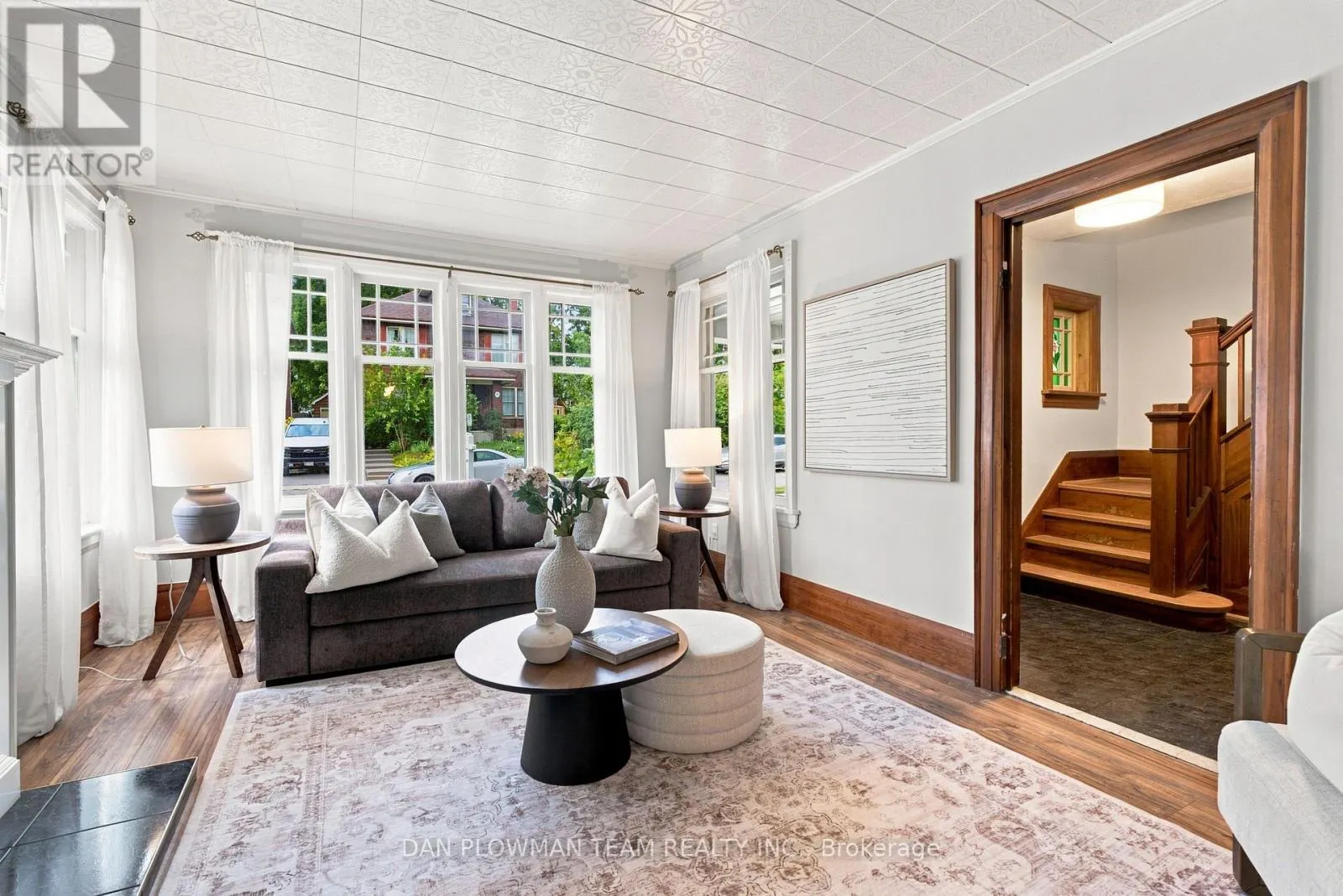 307 WILLIAM STREET E