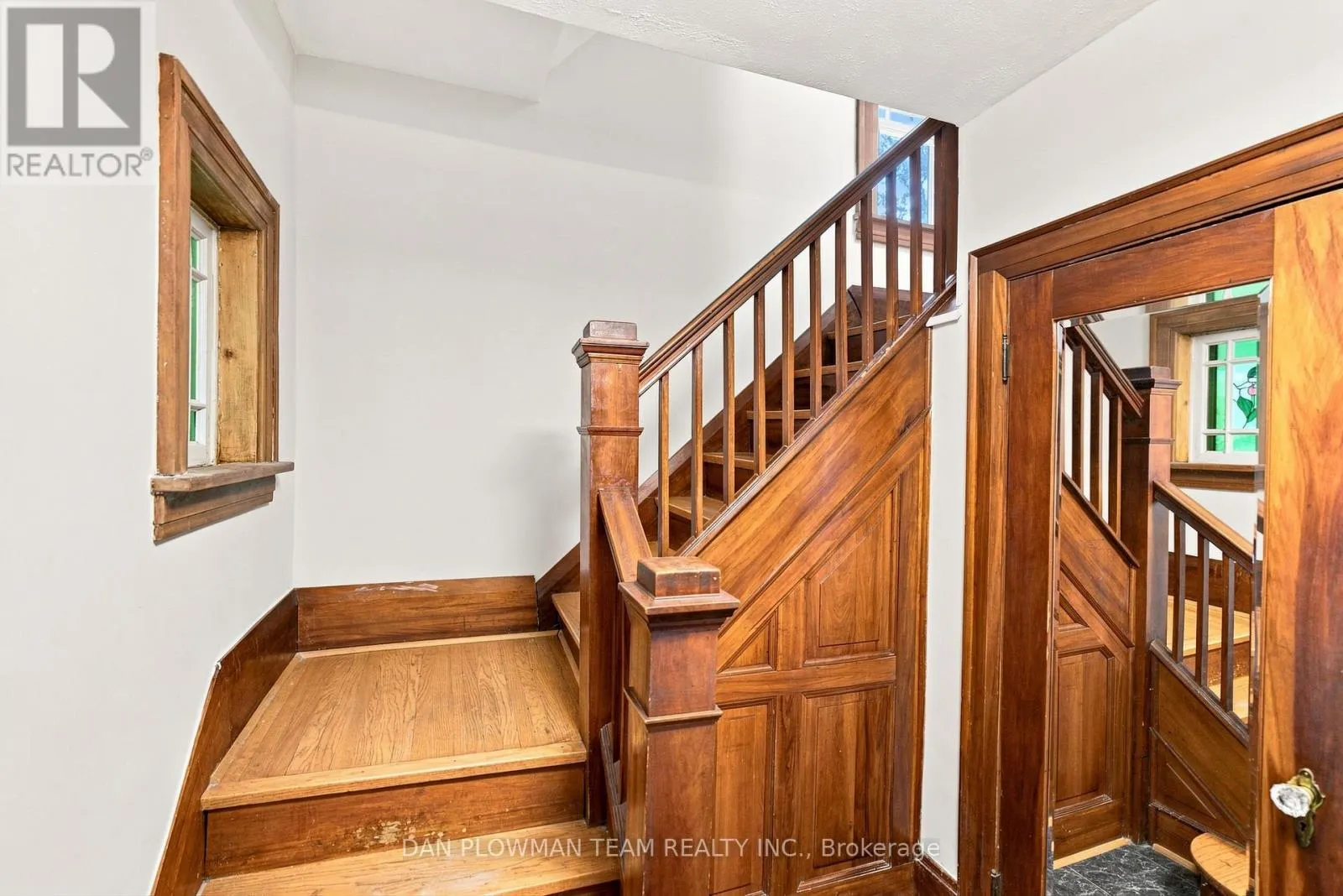 307 WILLIAM STREET E