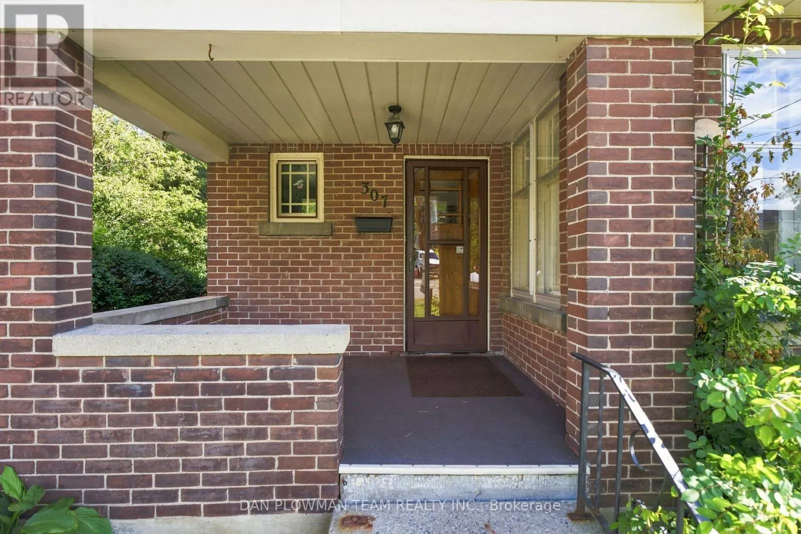 307 WILLIAM STREET E