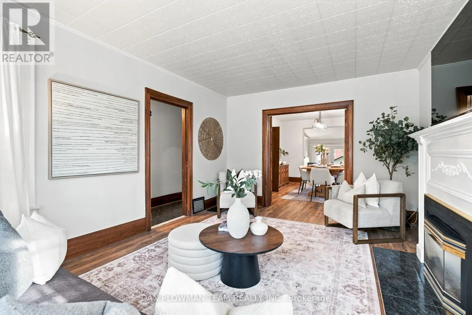 307 WILLIAM STREET E