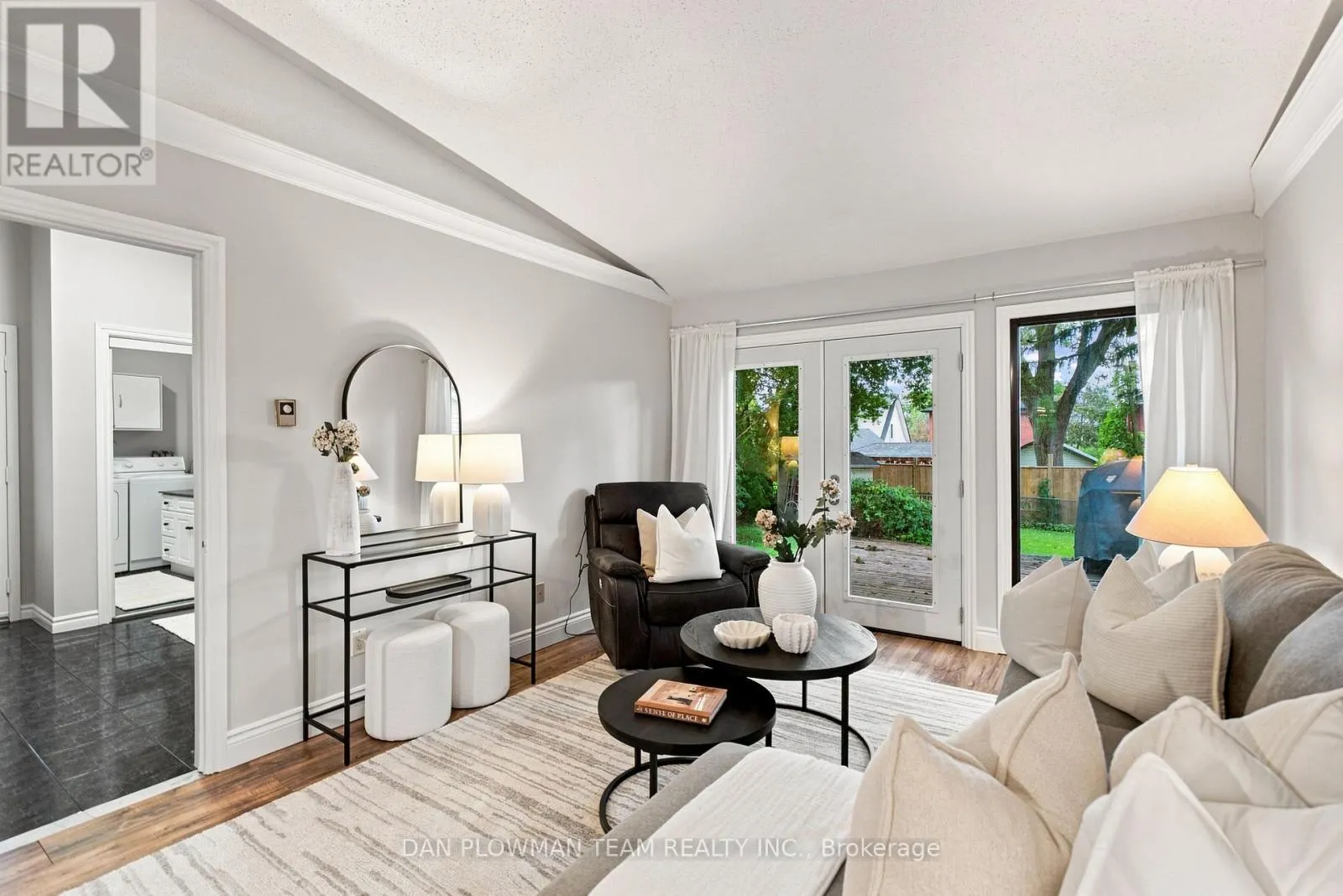 307 WILLIAM STREET E