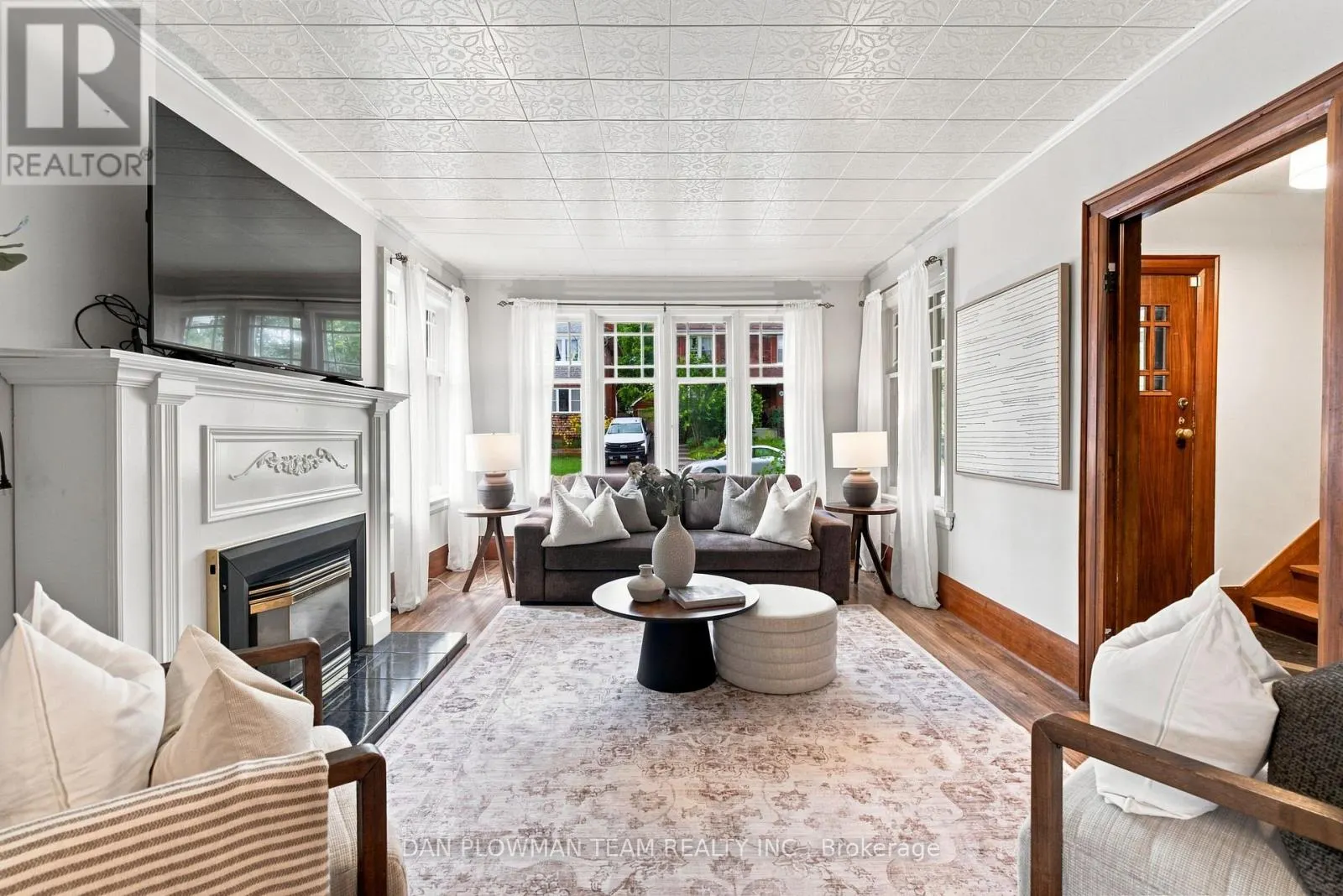 307 WILLIAM STREET E