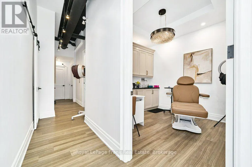 110 - 17 BALDWIN STREET N #110