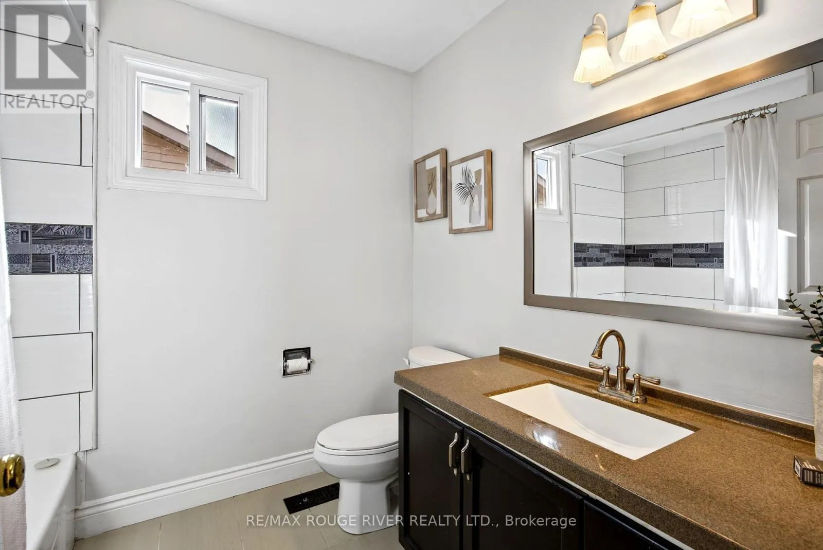 7 GREENVIEW COURT