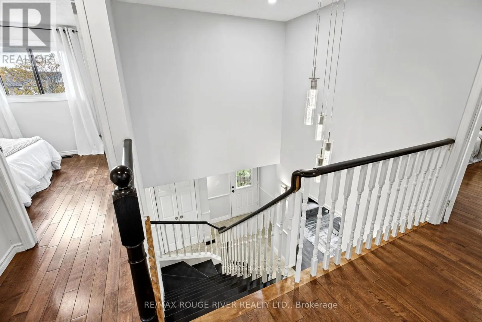 7 GREENVIEW COURT