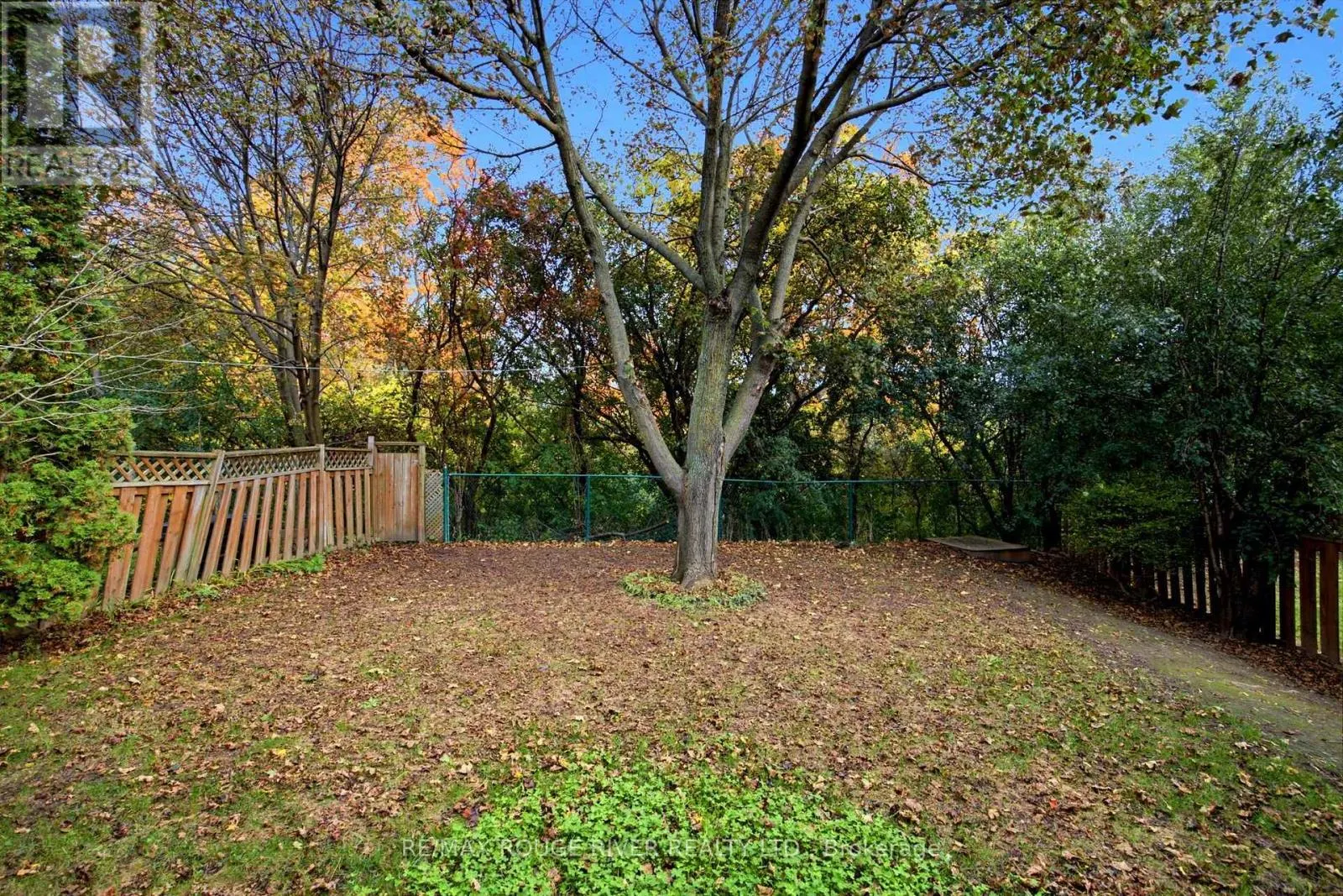 7 GREENVIEW COURT