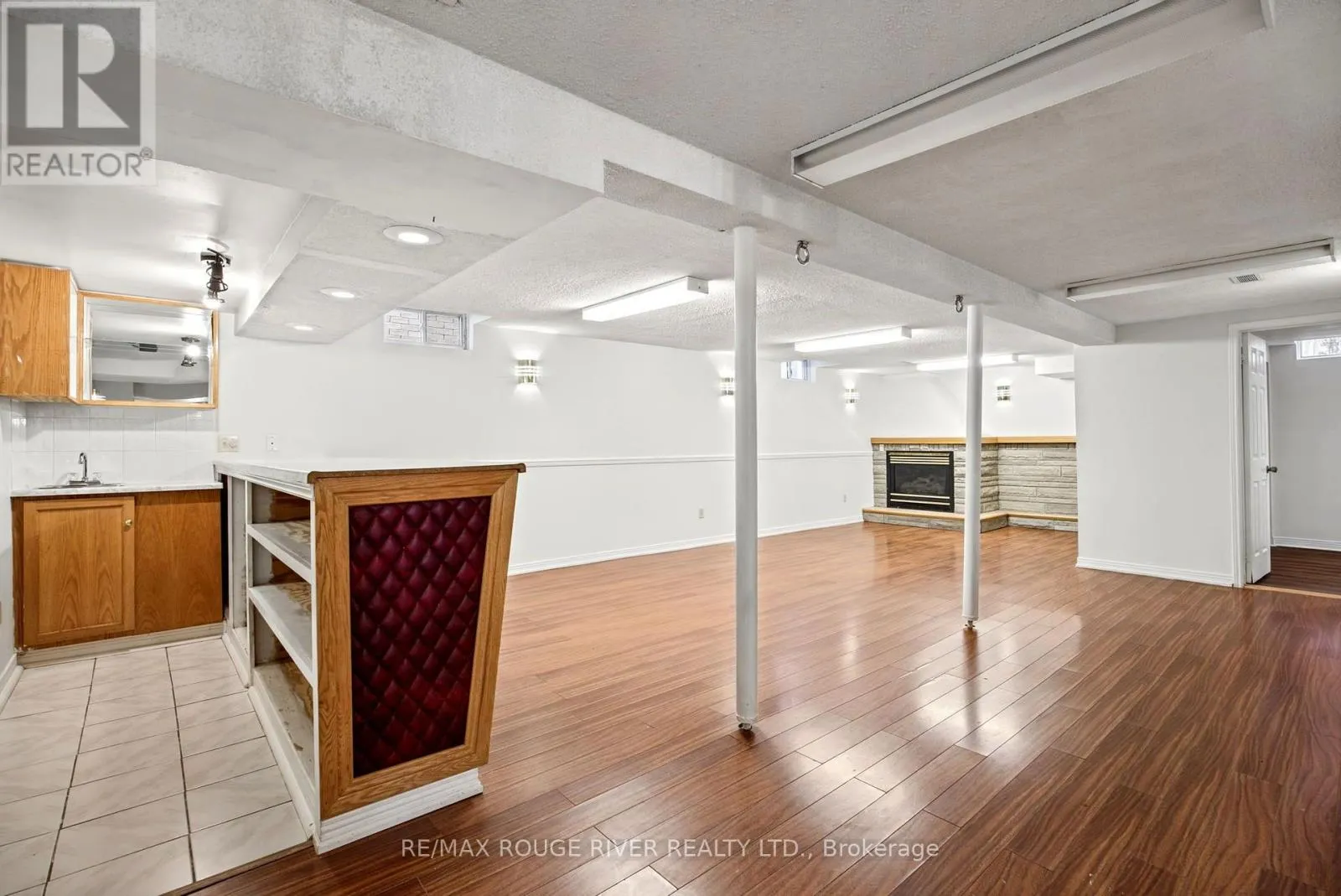 7 GREENVIEW COURT