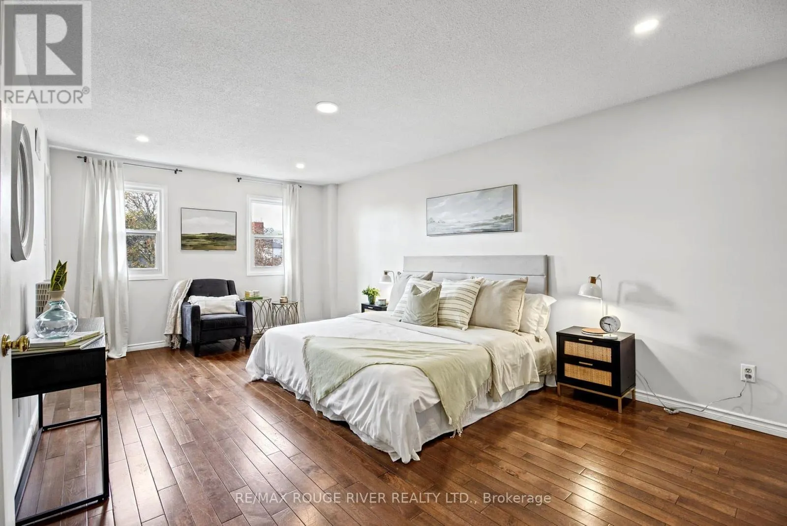 7 GREENVIEW COURT