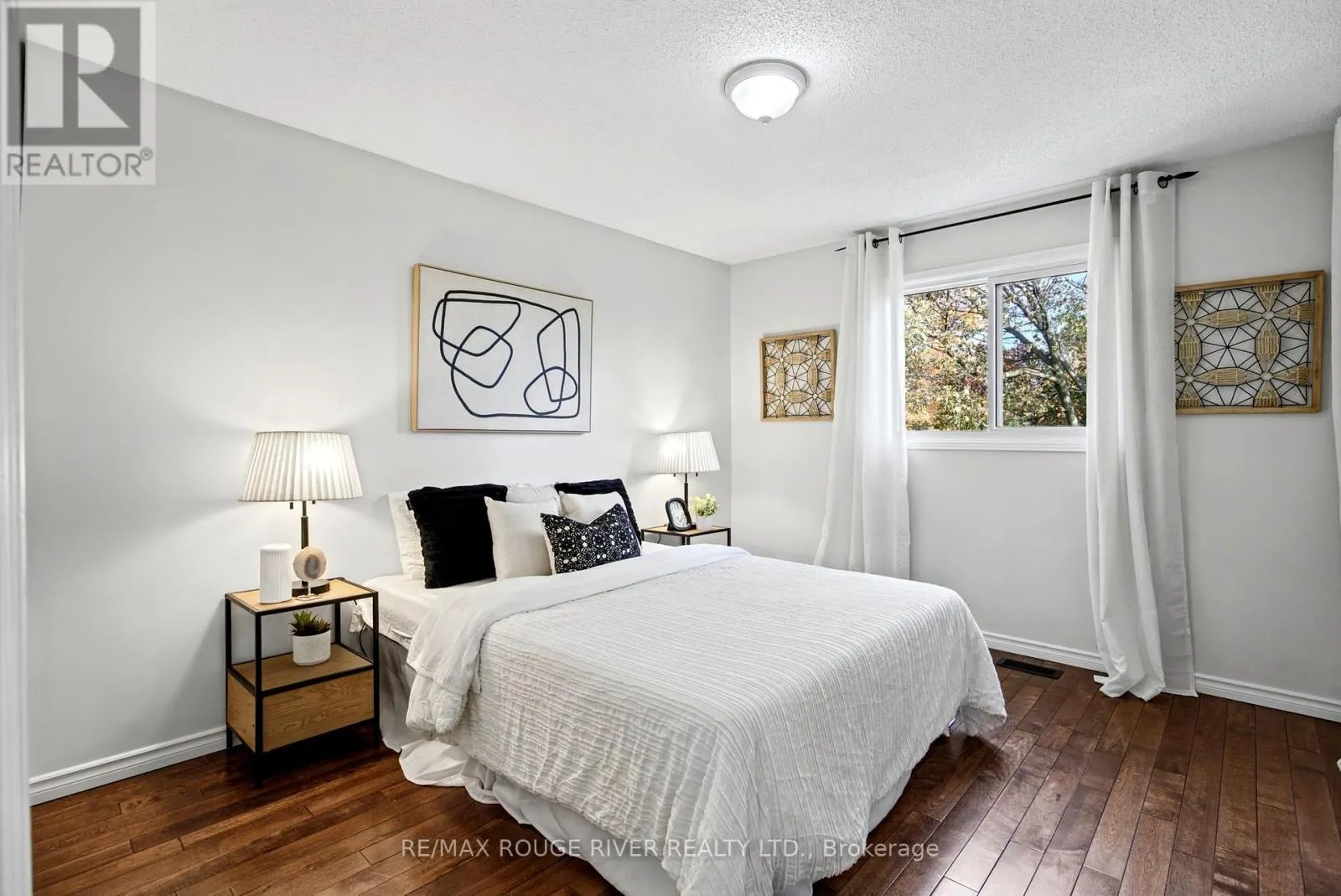 7 GREENVIEW COURT