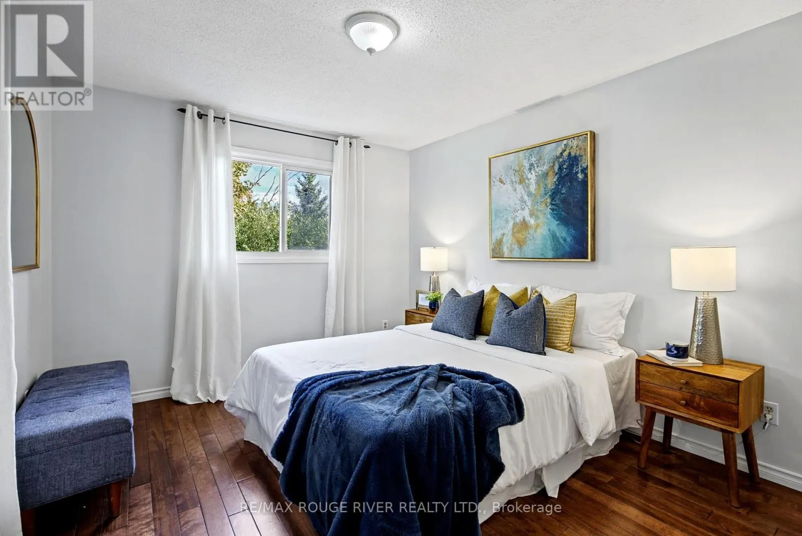 7 GREENVIEW COURT