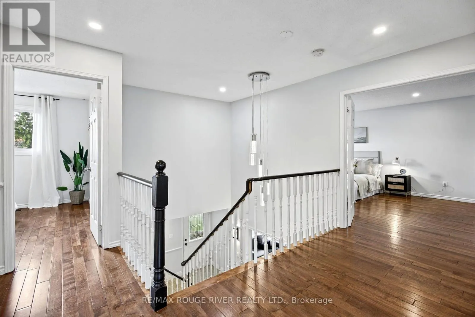7 GREENVIEW COURT