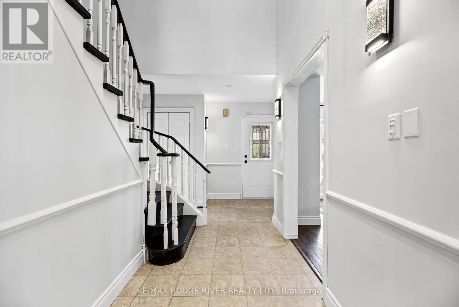 7 GREENVIEW COURT