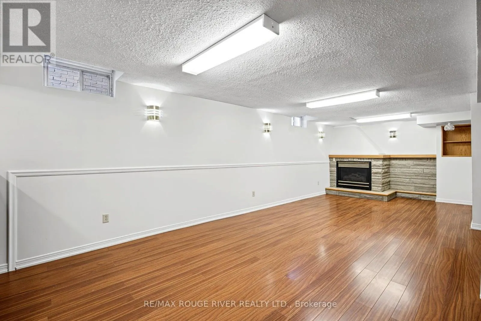 7 GREENVIEW COURT