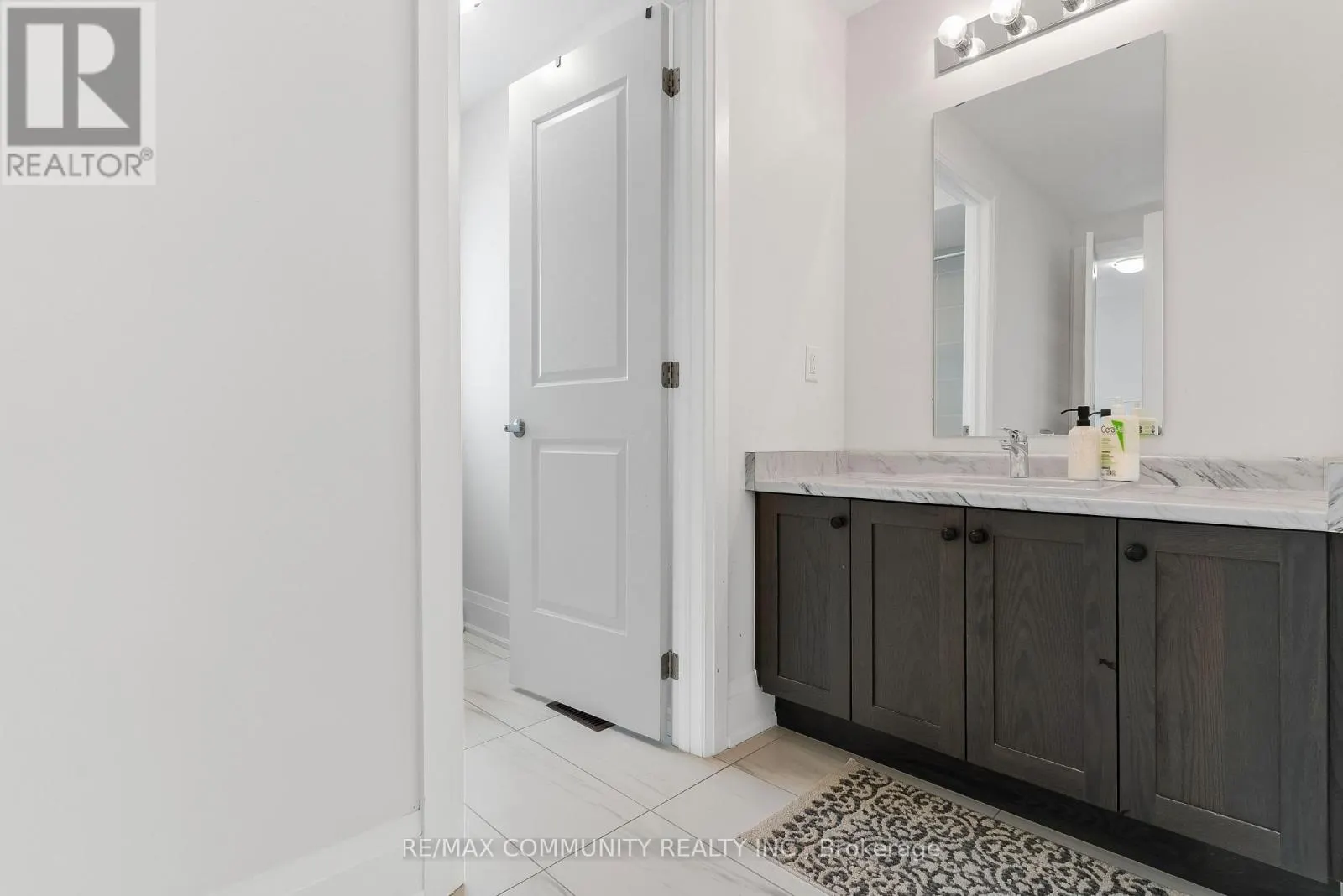 2511 FLORENTINE PLACE