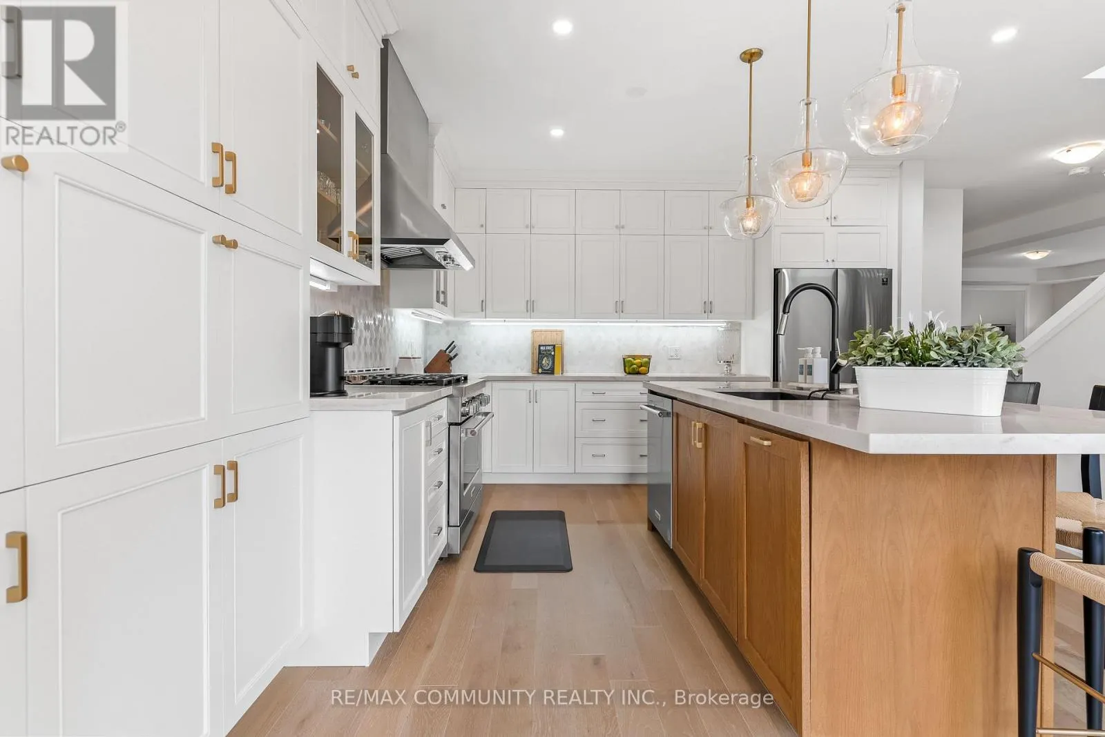 2511 FLORENTINE PLACE
