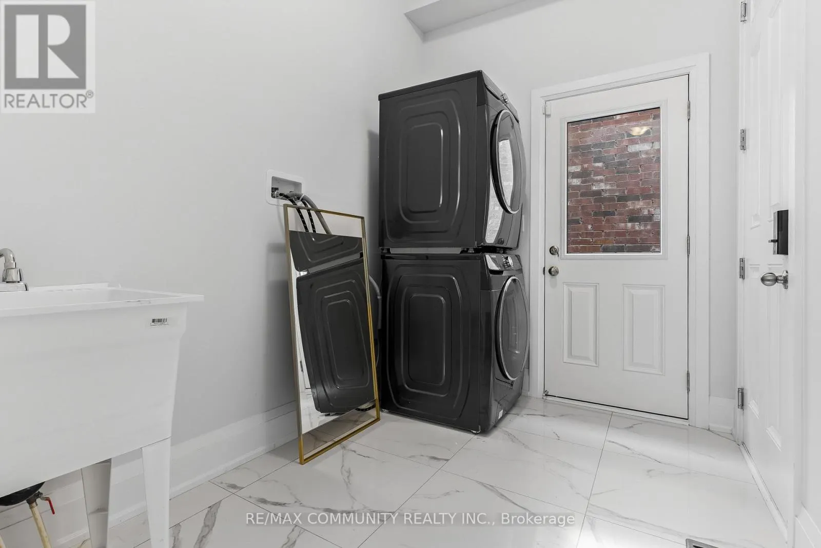 2511 FLORENTINE PLACE