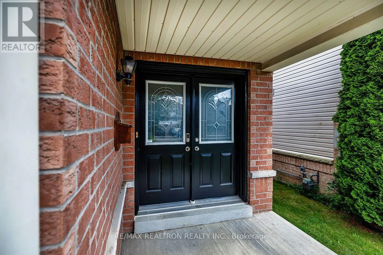 82 BEACHGROVE CRESCENT