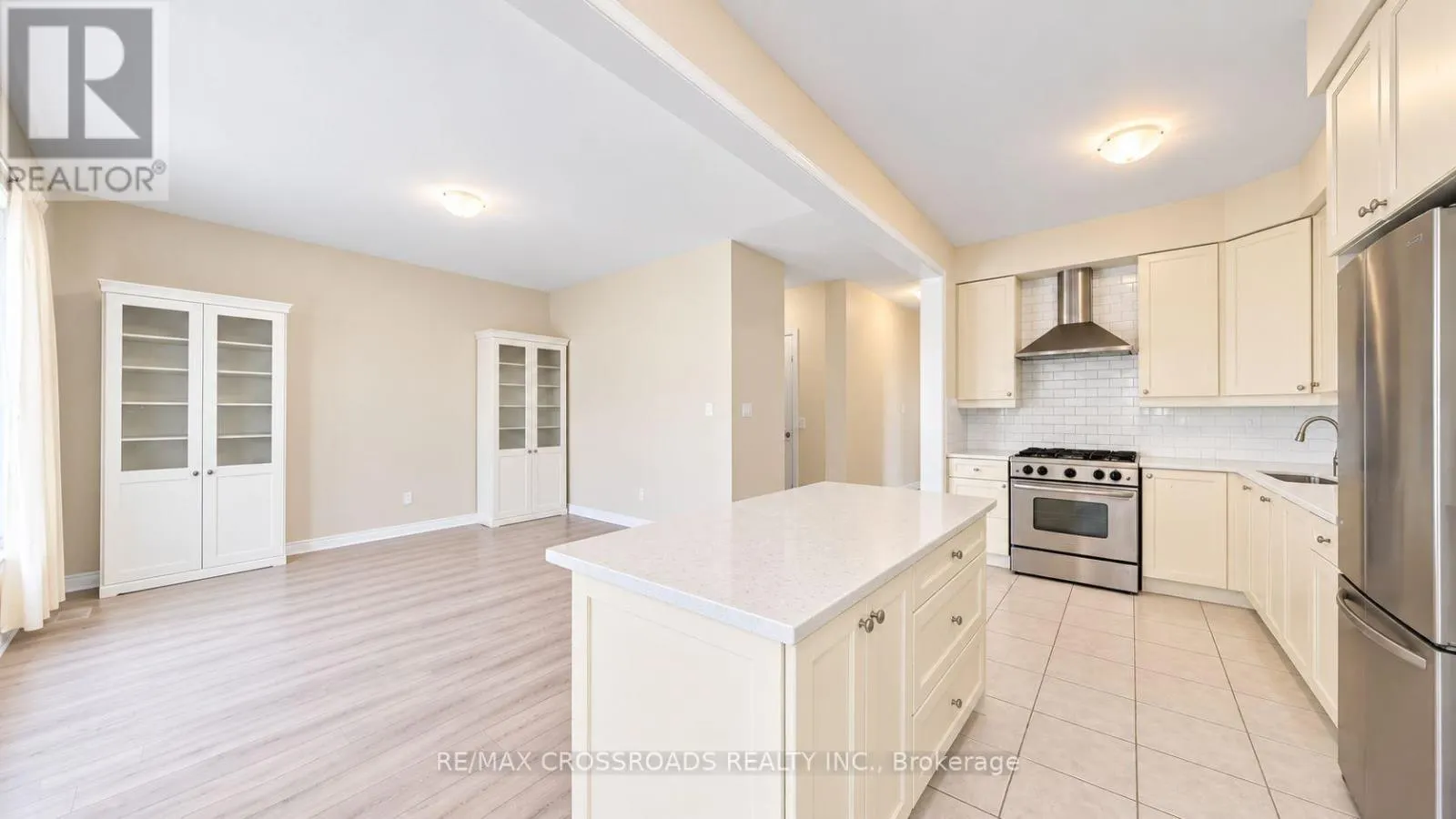 1754 HAYDEN LANE