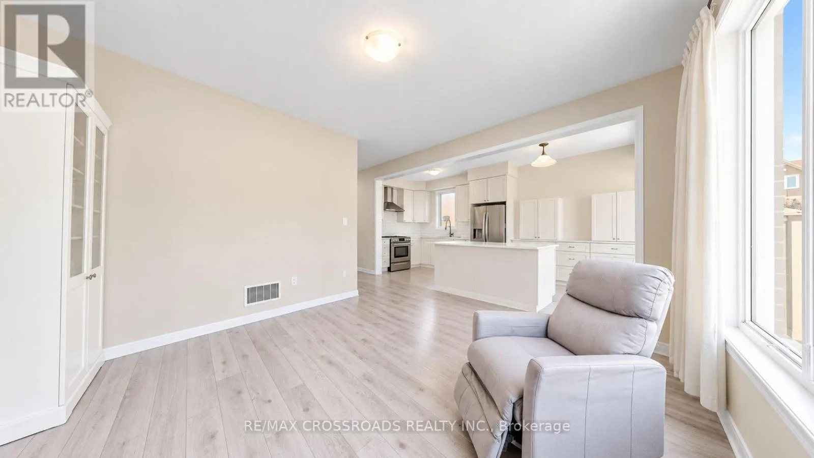 1754 HAYDEN LANE