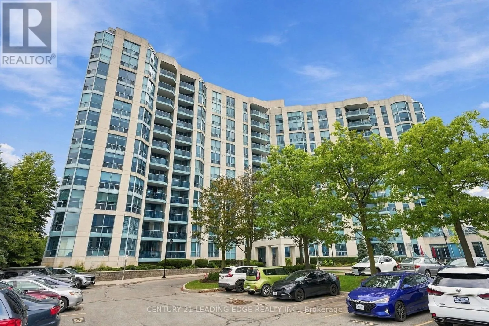 611 - 360 WATSON STREET W