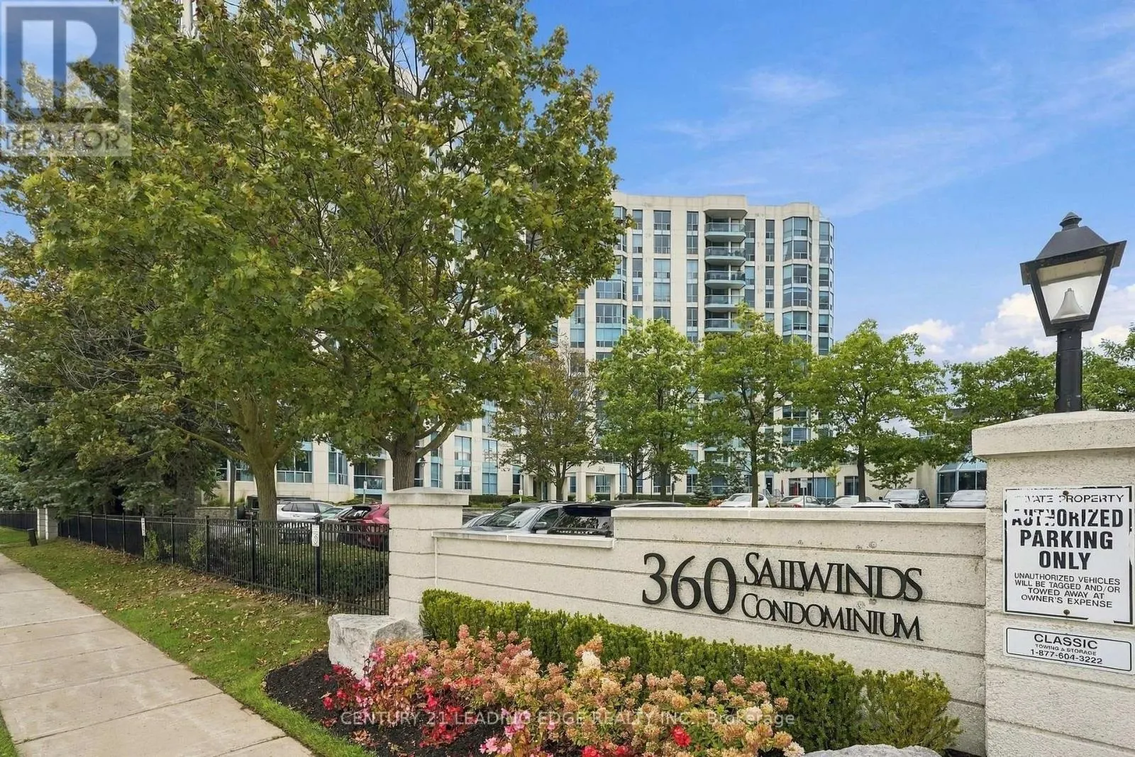 611 - 360 WATSON STREET W