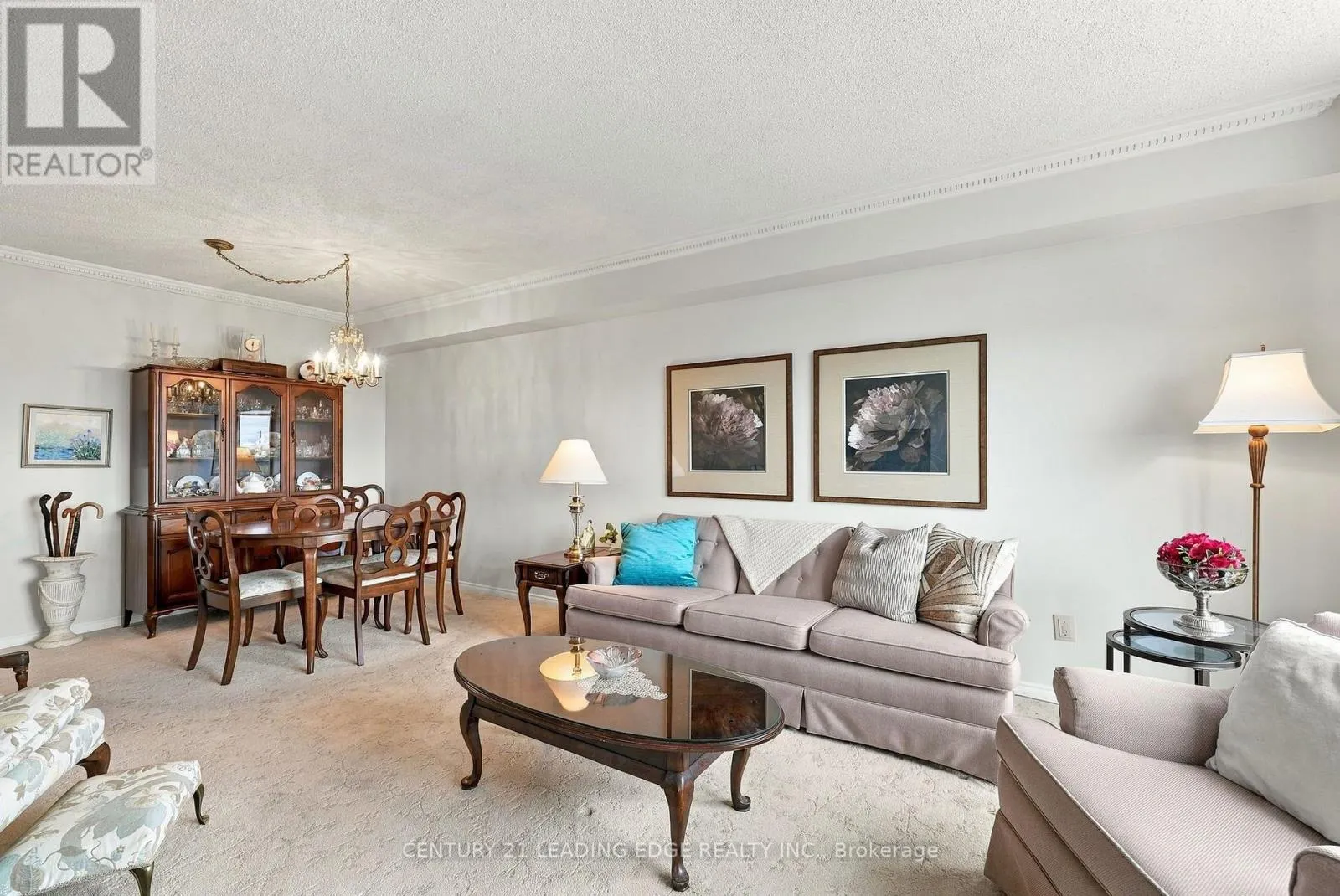 611 - 360 WATSON STREET W