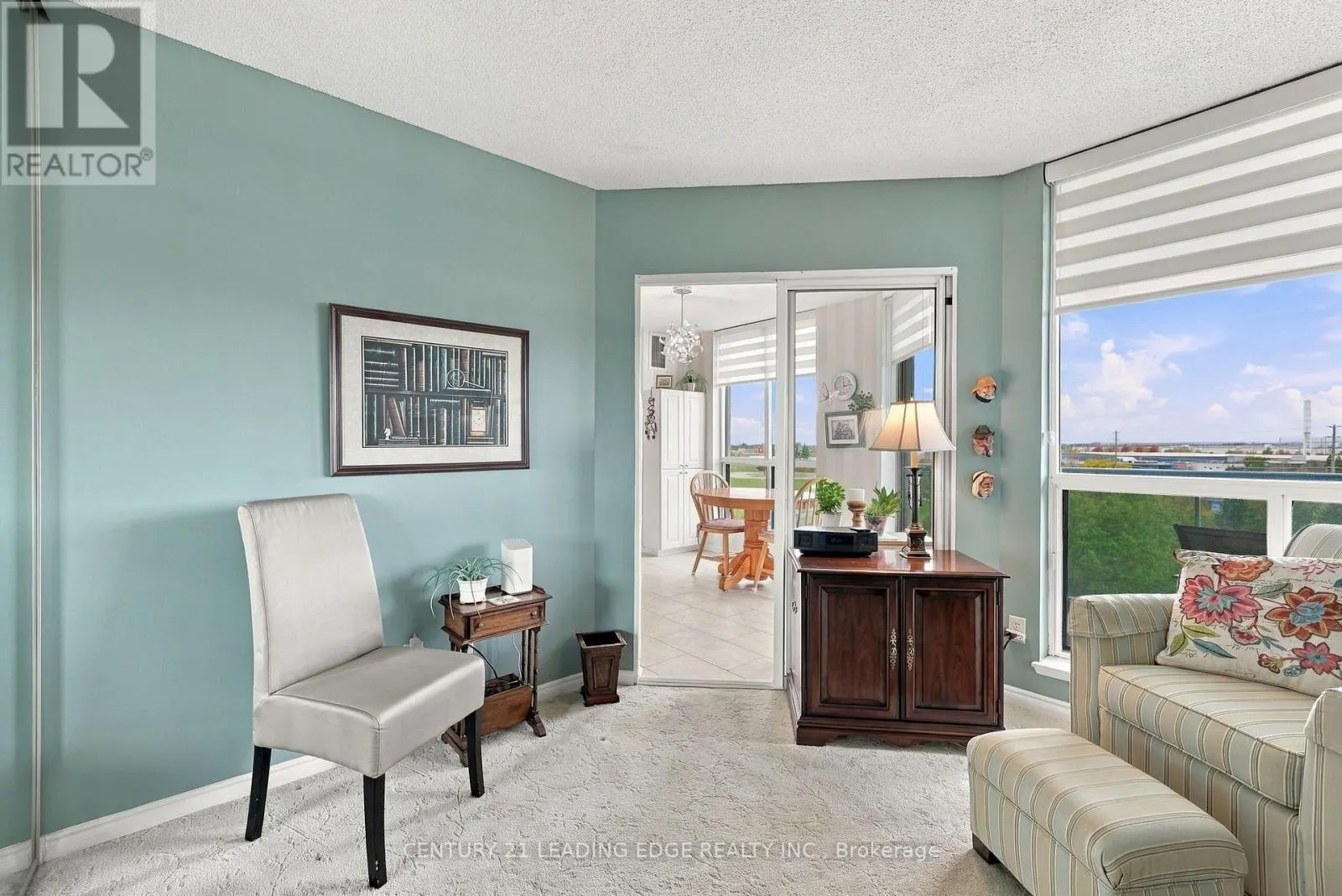 611 - 360 WATSON STREET W