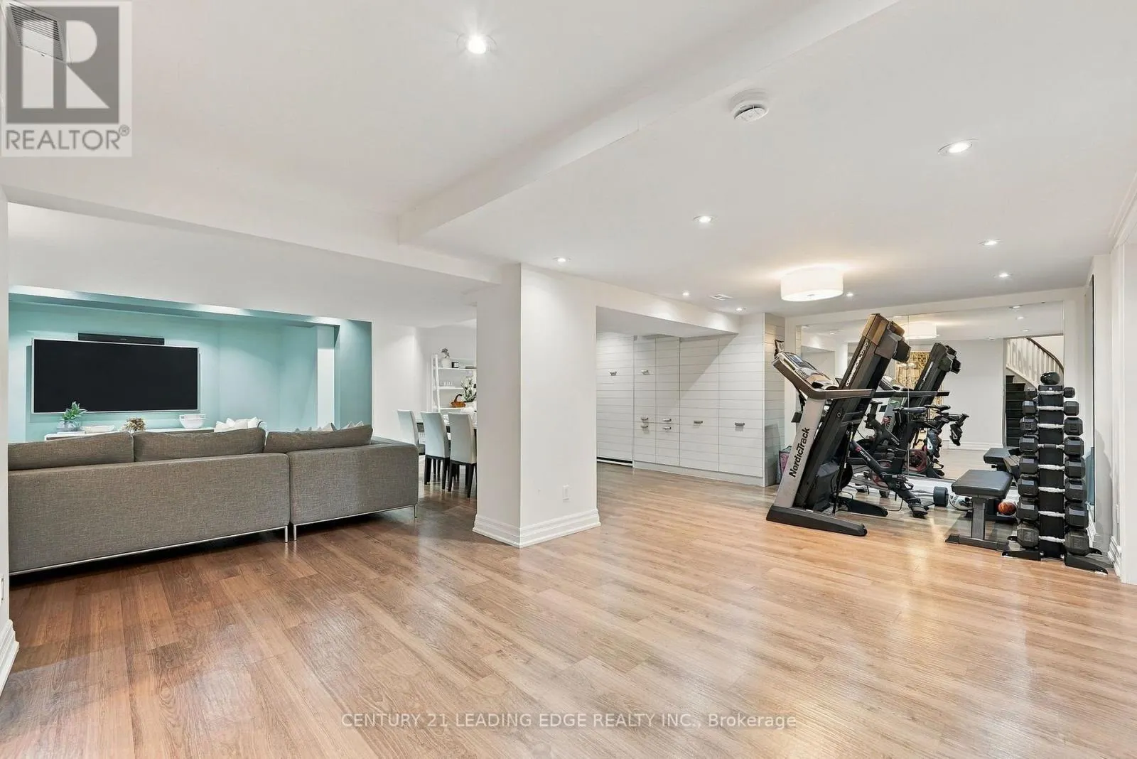 1629 VALLEY RIDGE CRESCENT