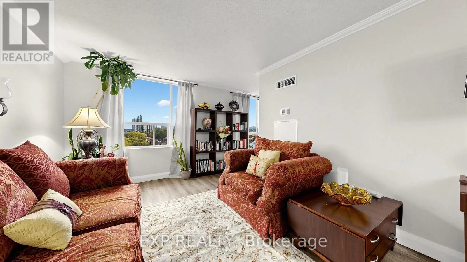 703 - 1655 PICKERING PARKWAY