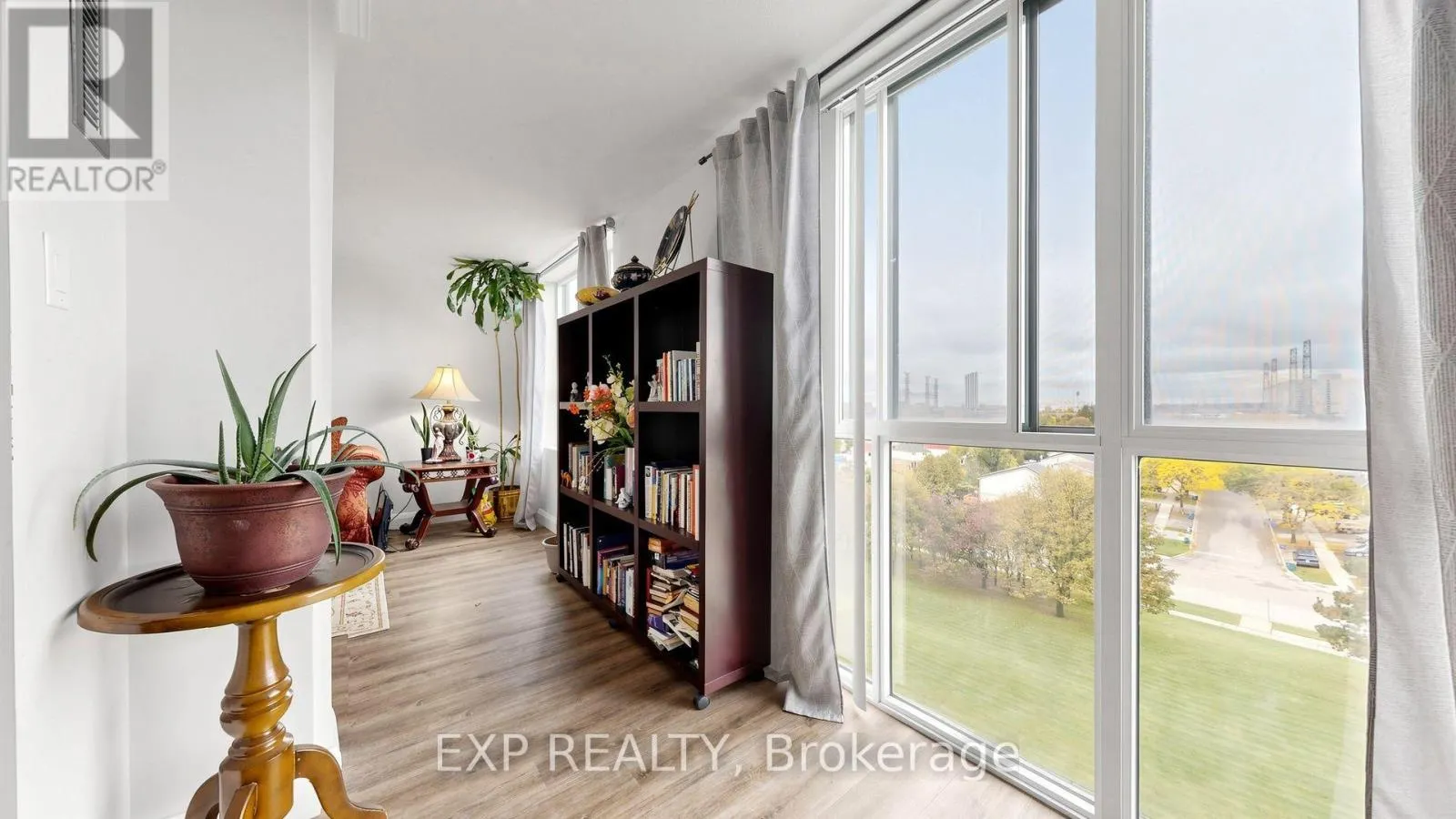 703 - 1655 PICKERING PARKWAY