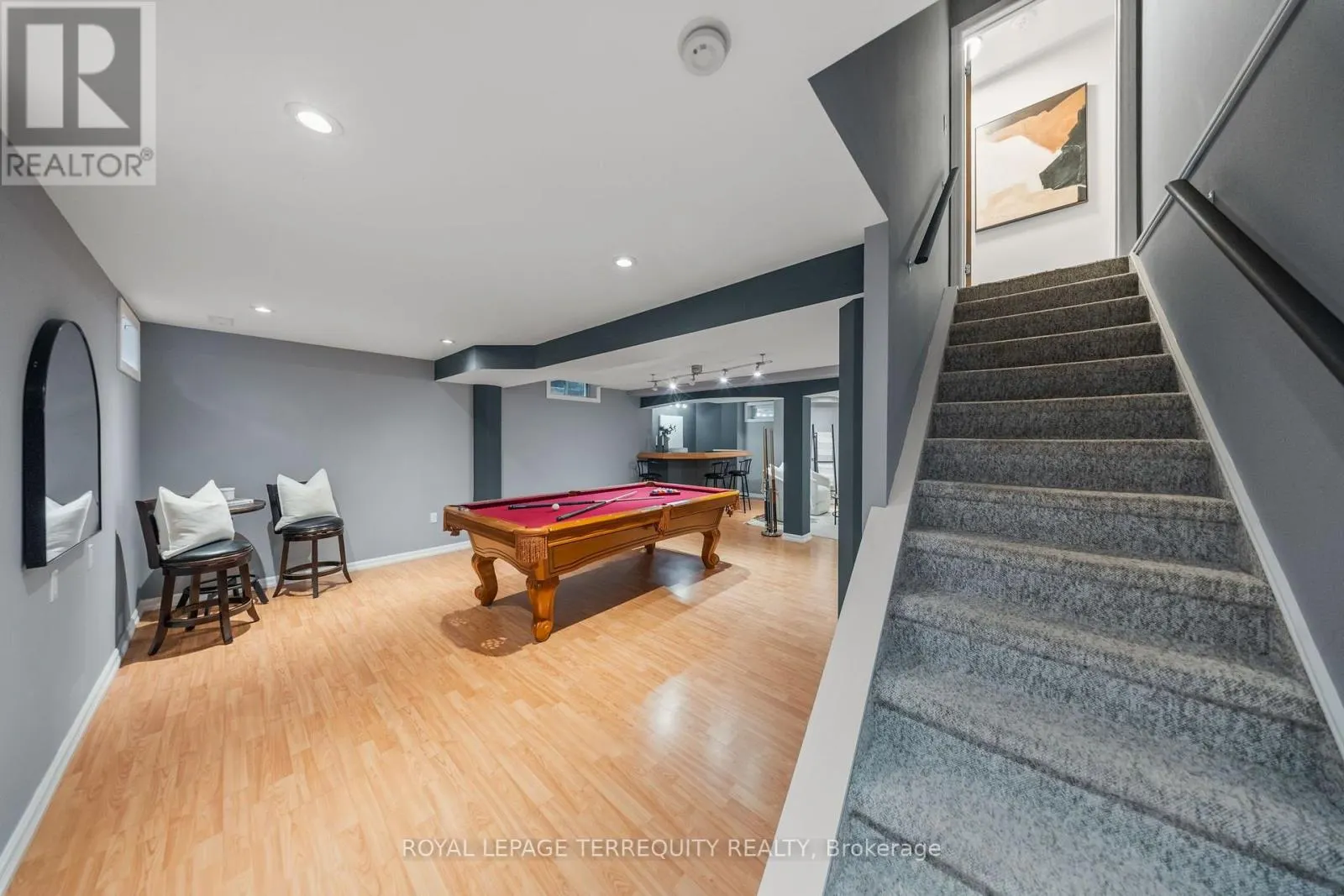 611 CAPILANO CRESCENT