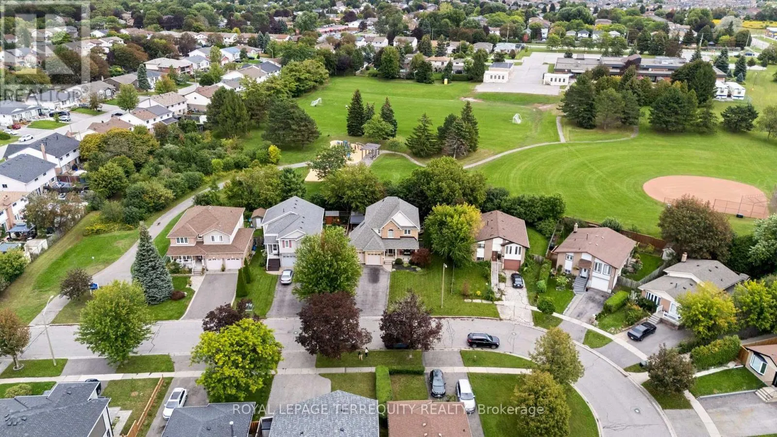 611 CAPILANO CRESCENT