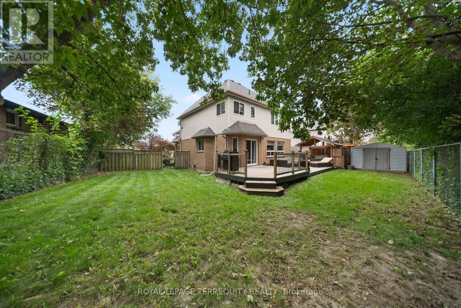 611 CAPILANO CRESCENT