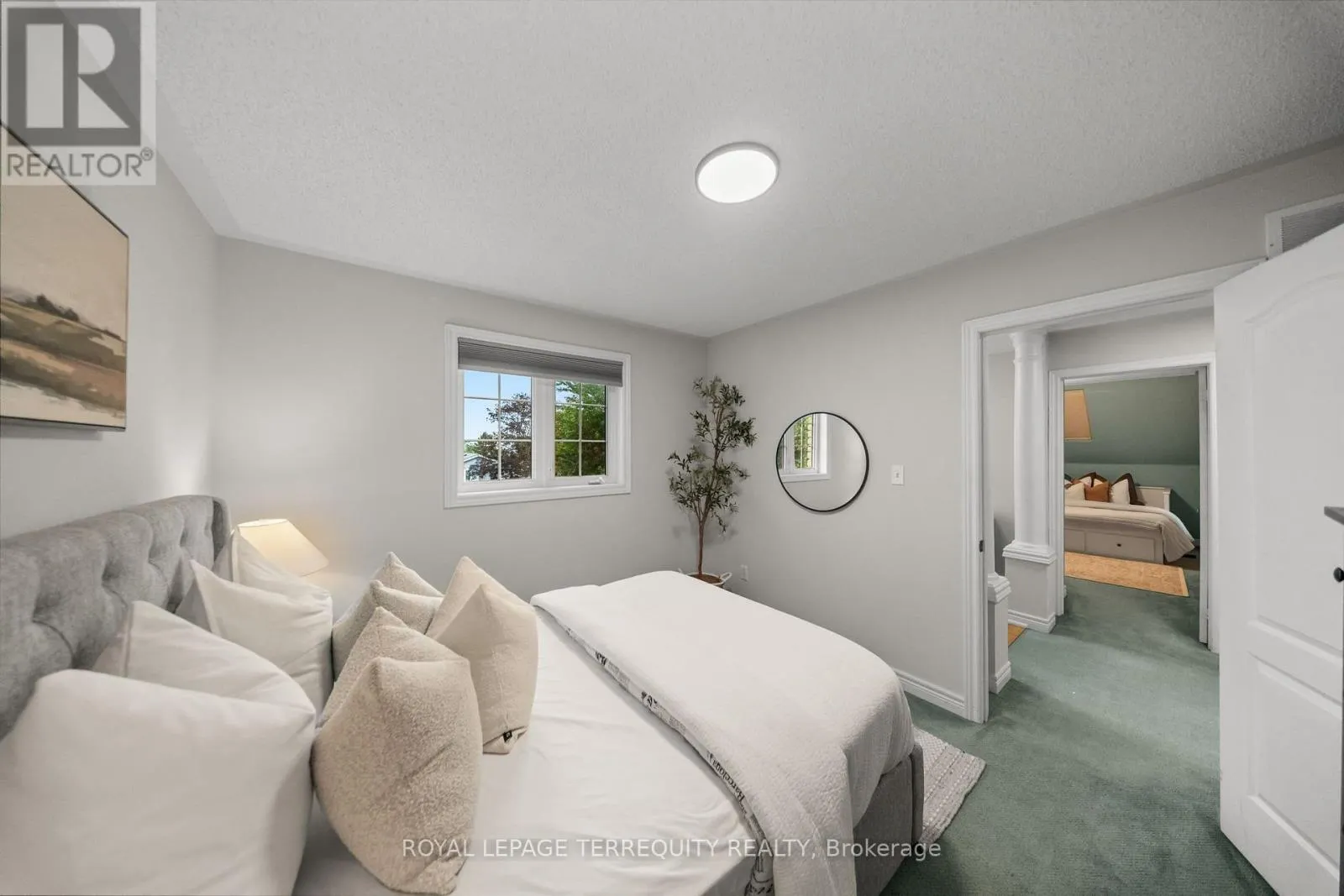 611 CAPILANO CRESCENT