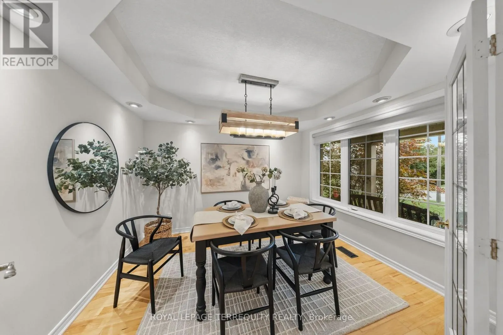 611 CAPILANO CRESCENT