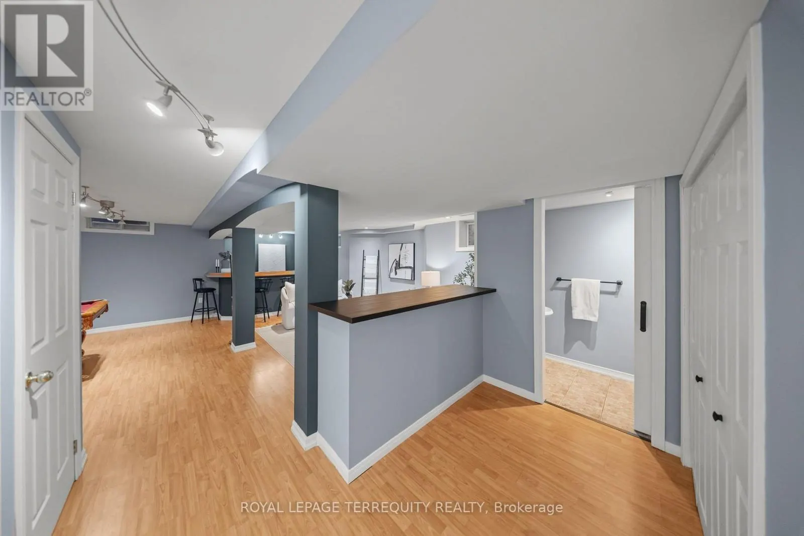 611 CAPILANO CRESCENT