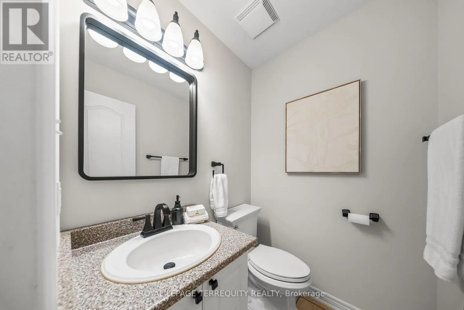 611 CAPILANO CRESCENT