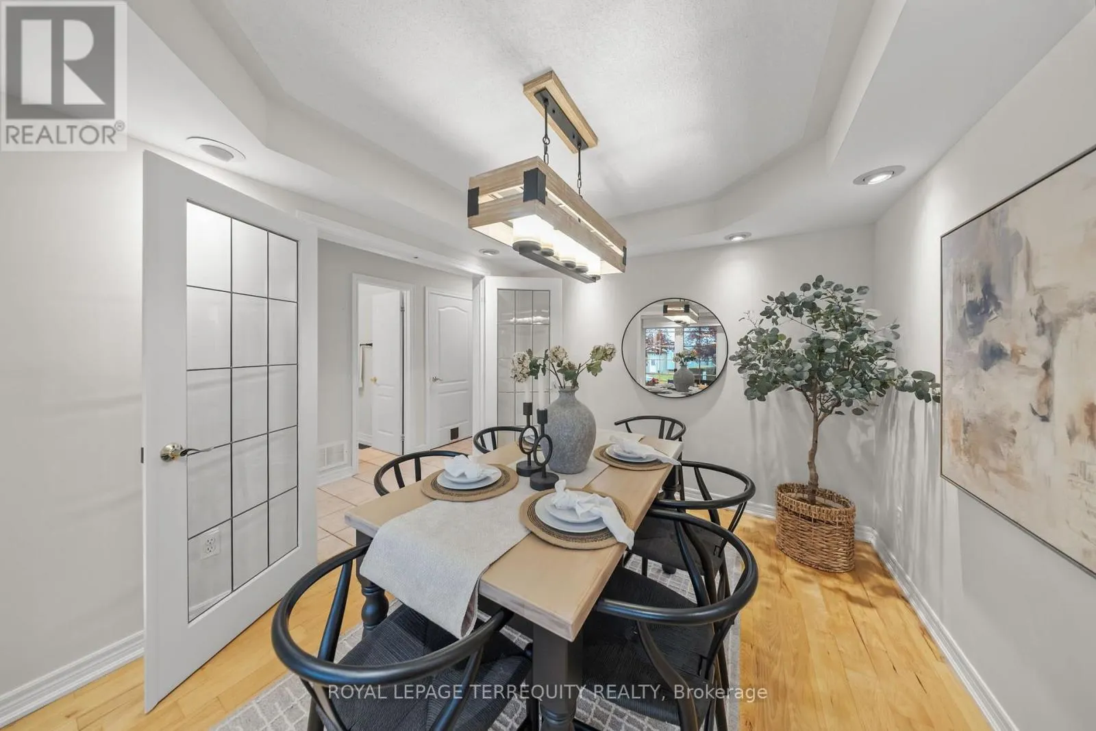 611 CAPILANO CRESCENT