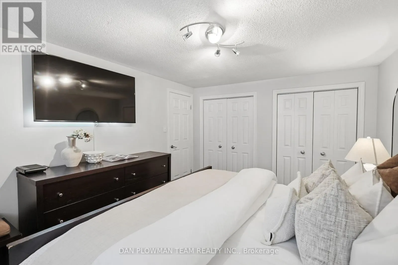 77 HIALEAH CRESCENT