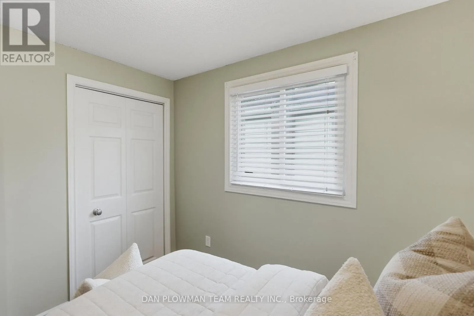 77 HIALEAH CRESCENT