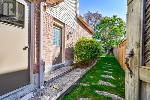 5 LOFTHOUSE DRIVE