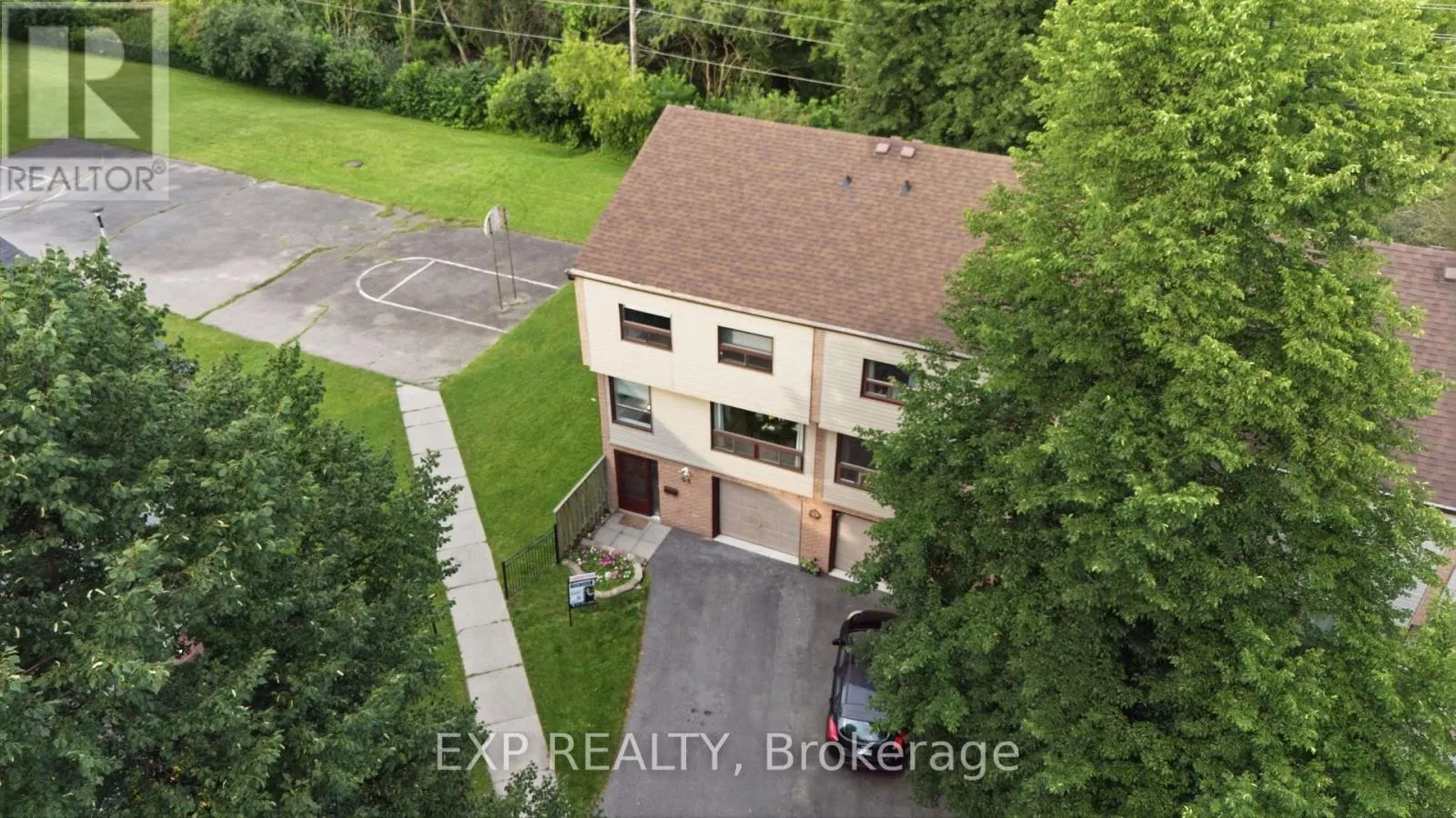 64 PARKLANE CIRCLE