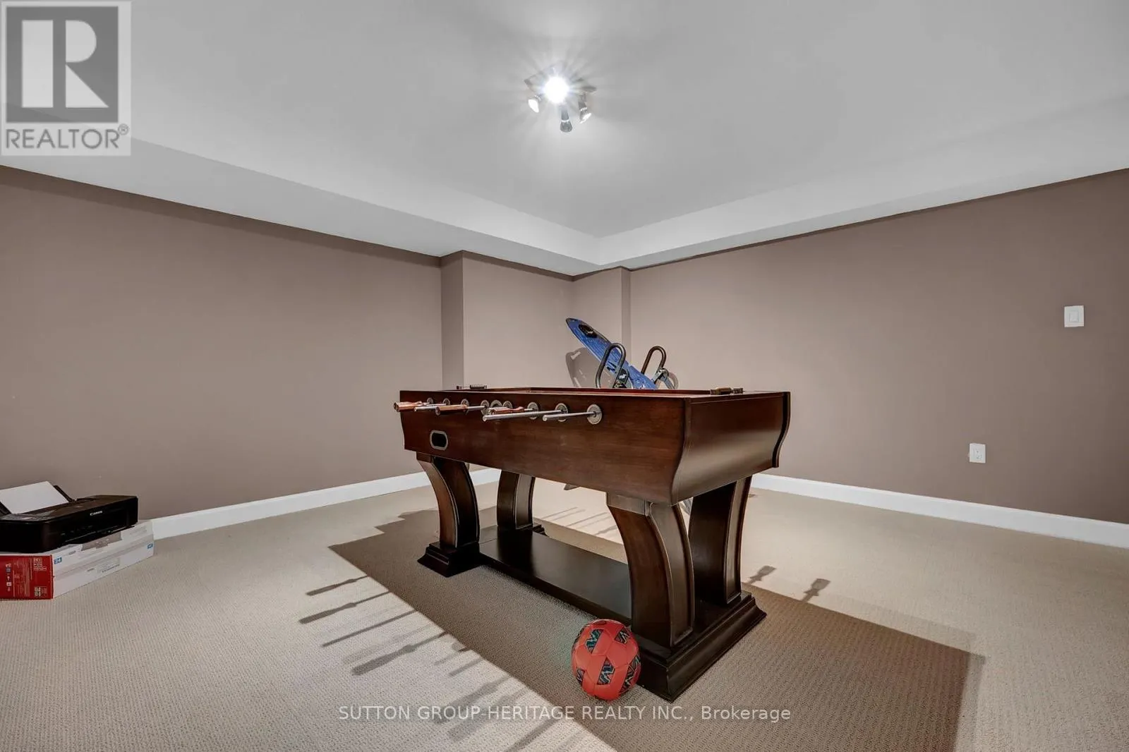 25 CHARTERHOUSE DRIVE